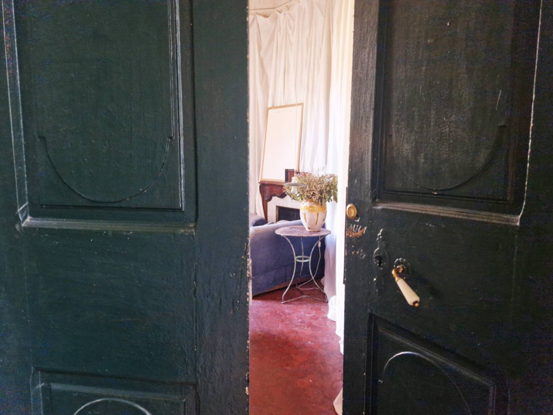 EN COEUR DE VILLE A APT, ENSEMBLE IMMOBILIER REPARTI EN QUATRE LOTS   