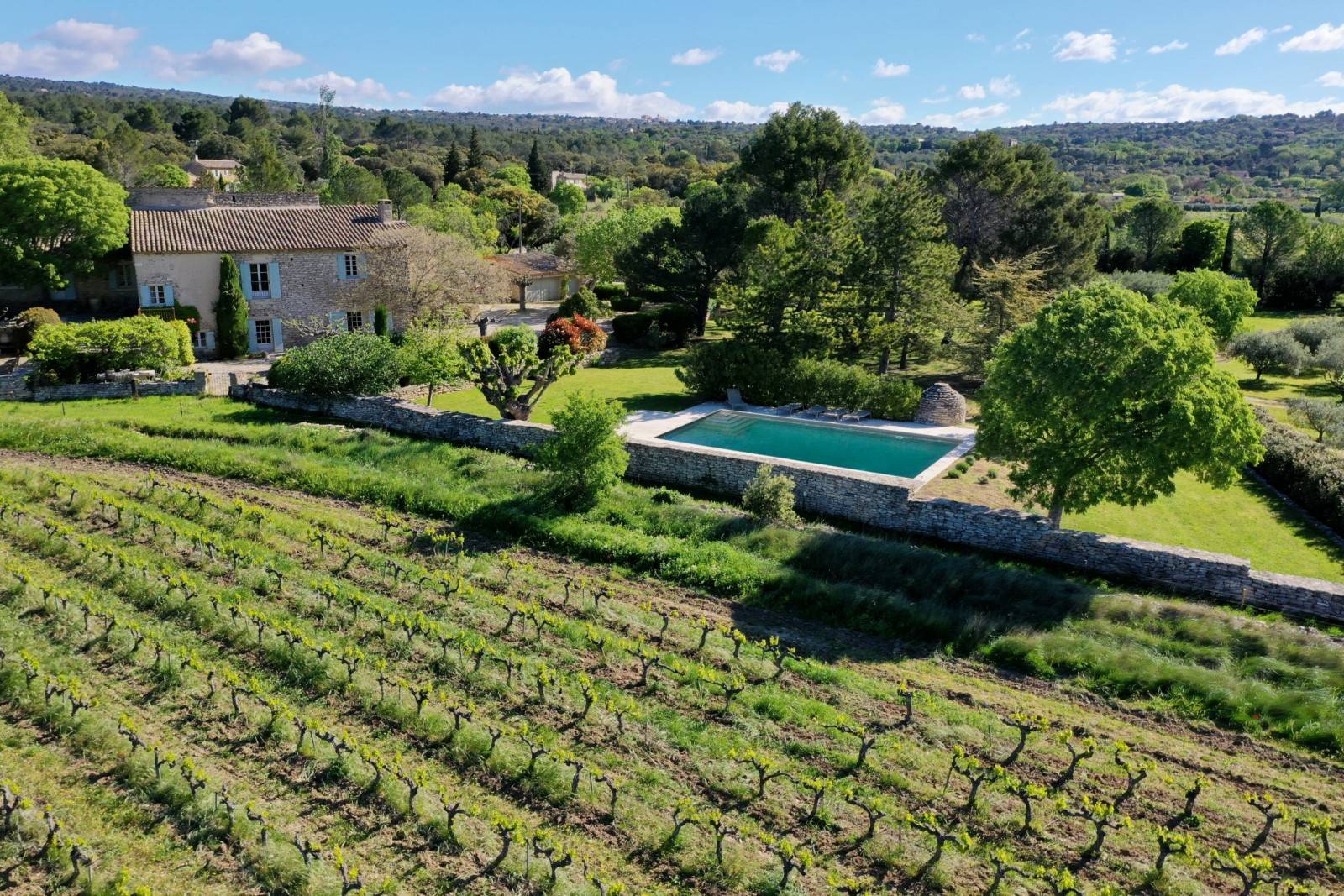 A Gordes, élégante propriété de charme face au Luberon   