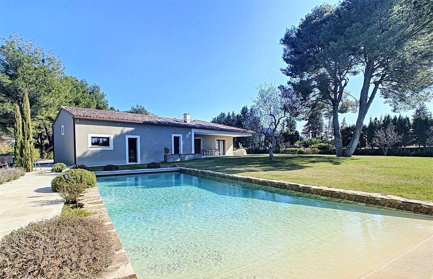 en Luberon, villa contemporaine d'architecte   