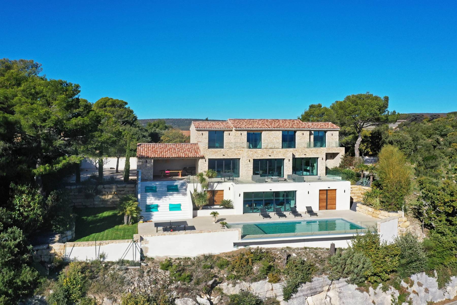 Maison contemporaine dans le Luberon