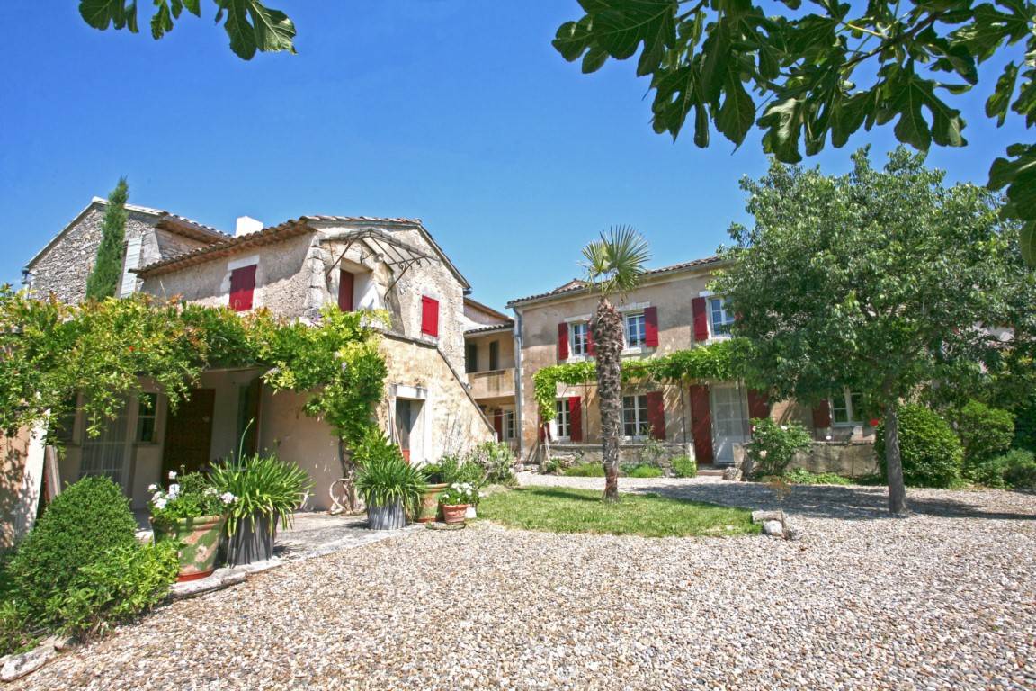 Proche de Goult, mas ancien avec dépendance et piscine   