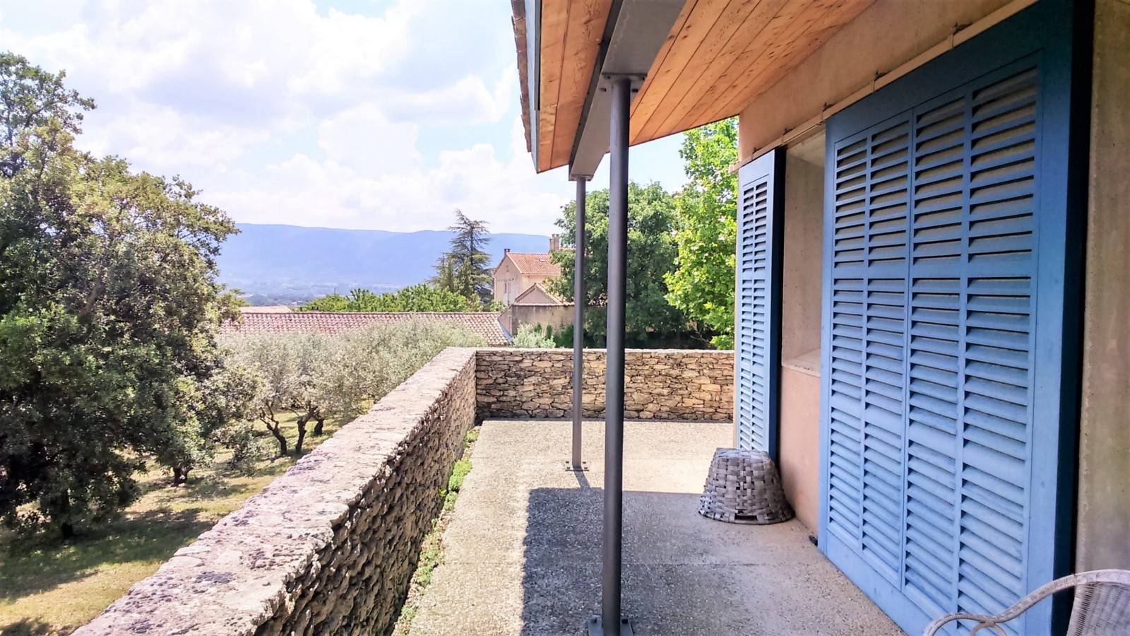 maison au cœur du village de Cabrières-d'Avignon   