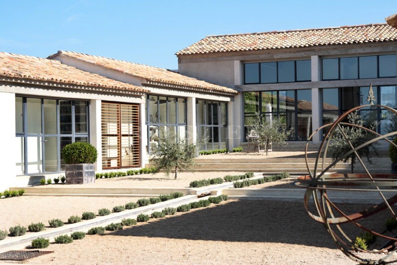 Luberon :   maison contemporaine vendue par ROSIER à Gordes