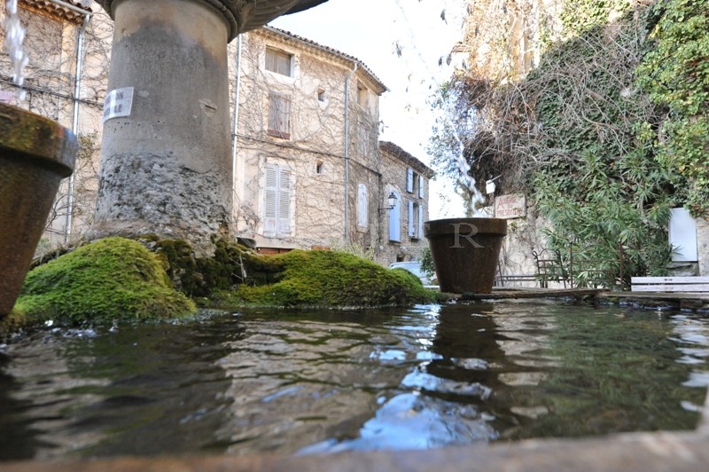 Maison au coeur d'un des villages  du Luberon  