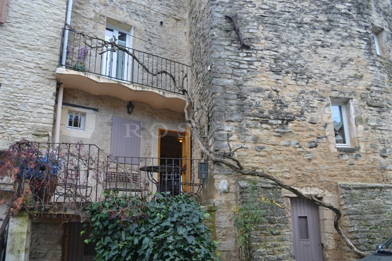 Parc régional du Luberon :   Maison de village rénovée