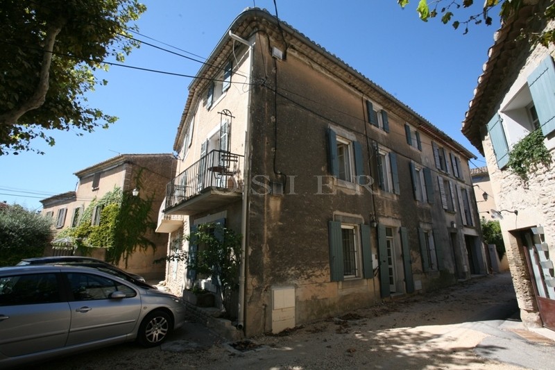 Luberon Nord :  Authentique maison de hameau à vendre par ROSIER   