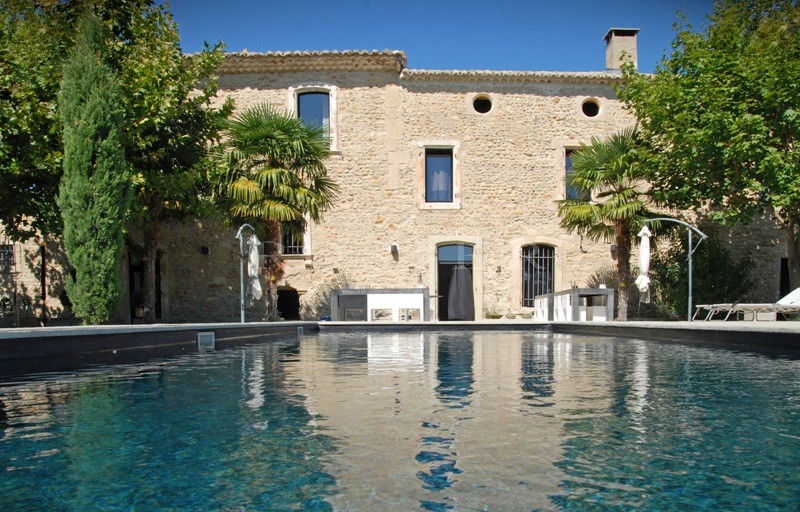En vente,  entre la Drôme Provençale et le Comtat Venaissin,  luxueuse propriété alliant l'authencité de l'ancien et le confort du contemporain.