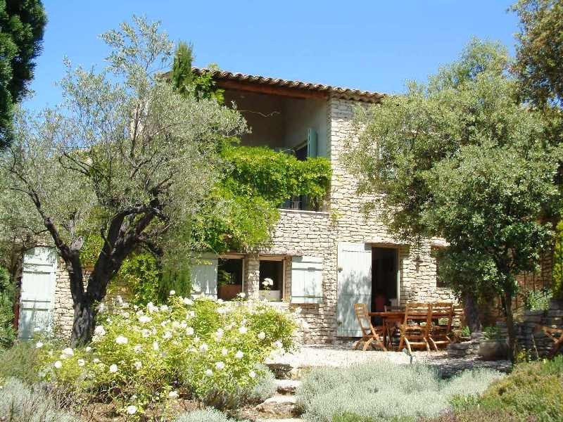 En Provence, Luberon, Gordes,  au calme, très belle propriété avec piscine et tennis, à vendre en exclusivité 