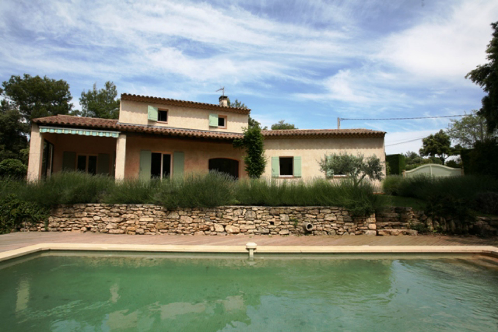 Belle villa en pleine verdure à vendre dans le Luberon   