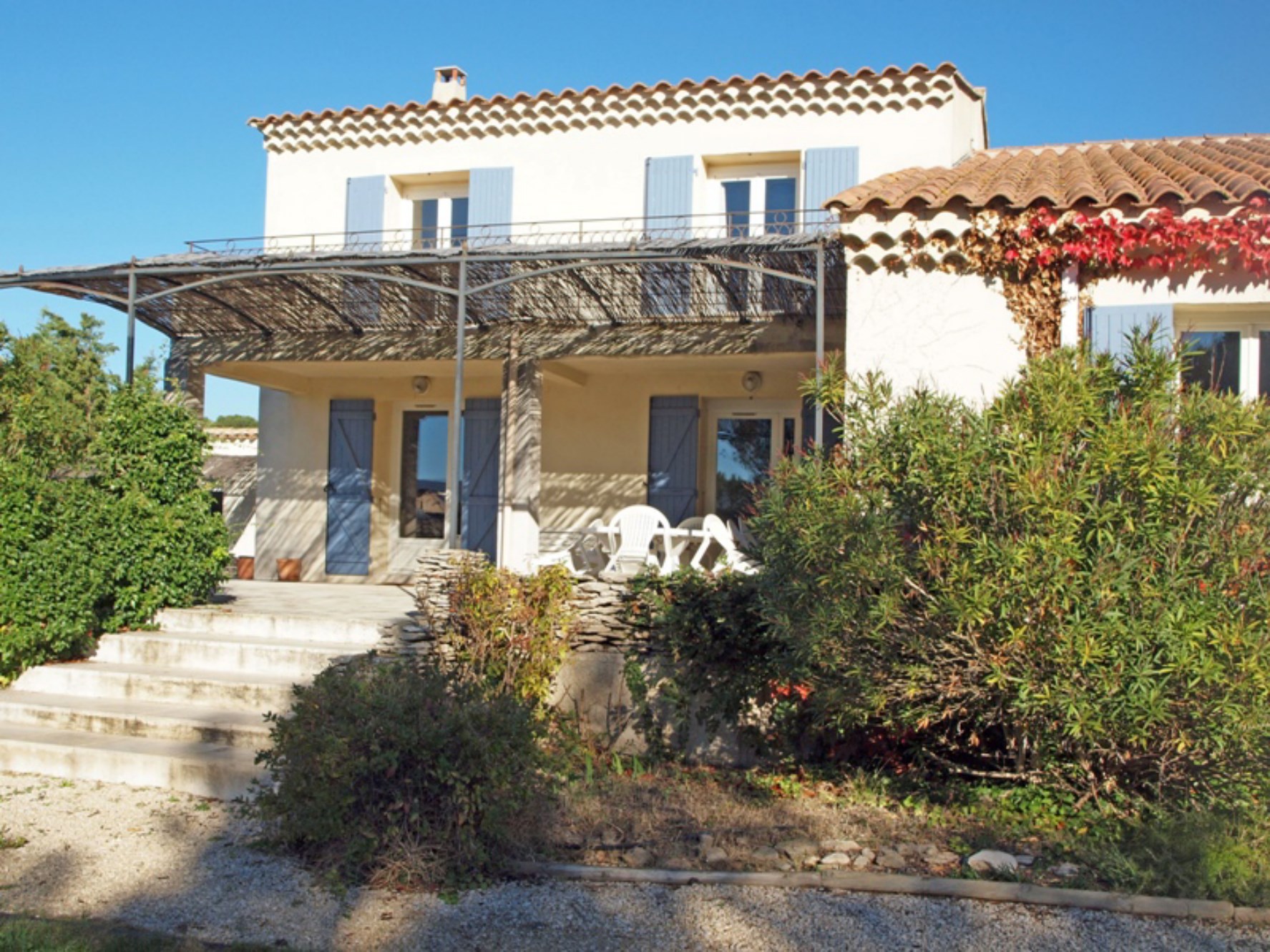 Maison contemporaine à vendre proche de Gordes