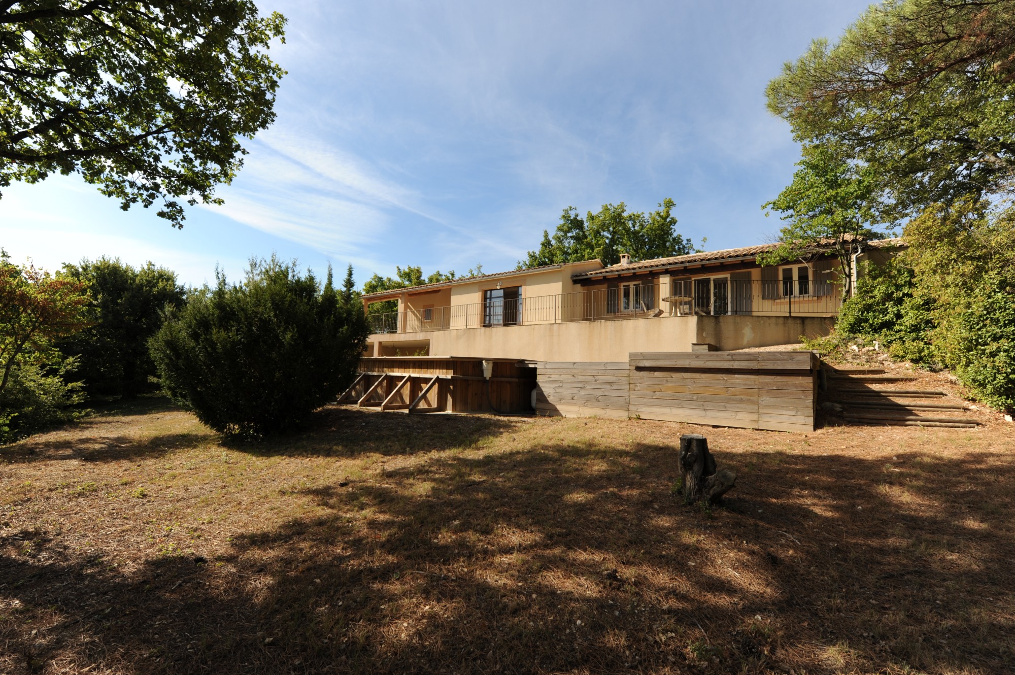 Maison traditionnelle de plain pied à vendre dans le Luberon