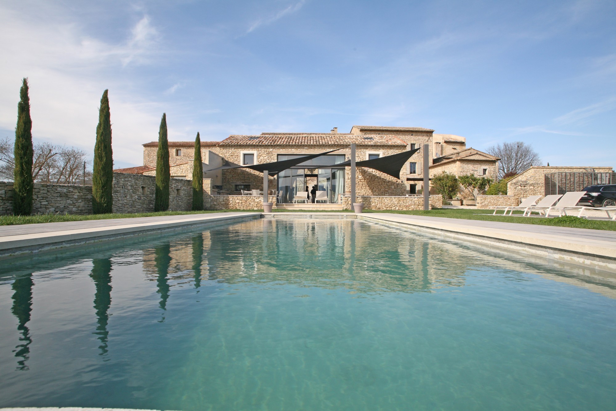 Mas avec prestations très haut de gamme et vue superbe en vente dans le Luberon    