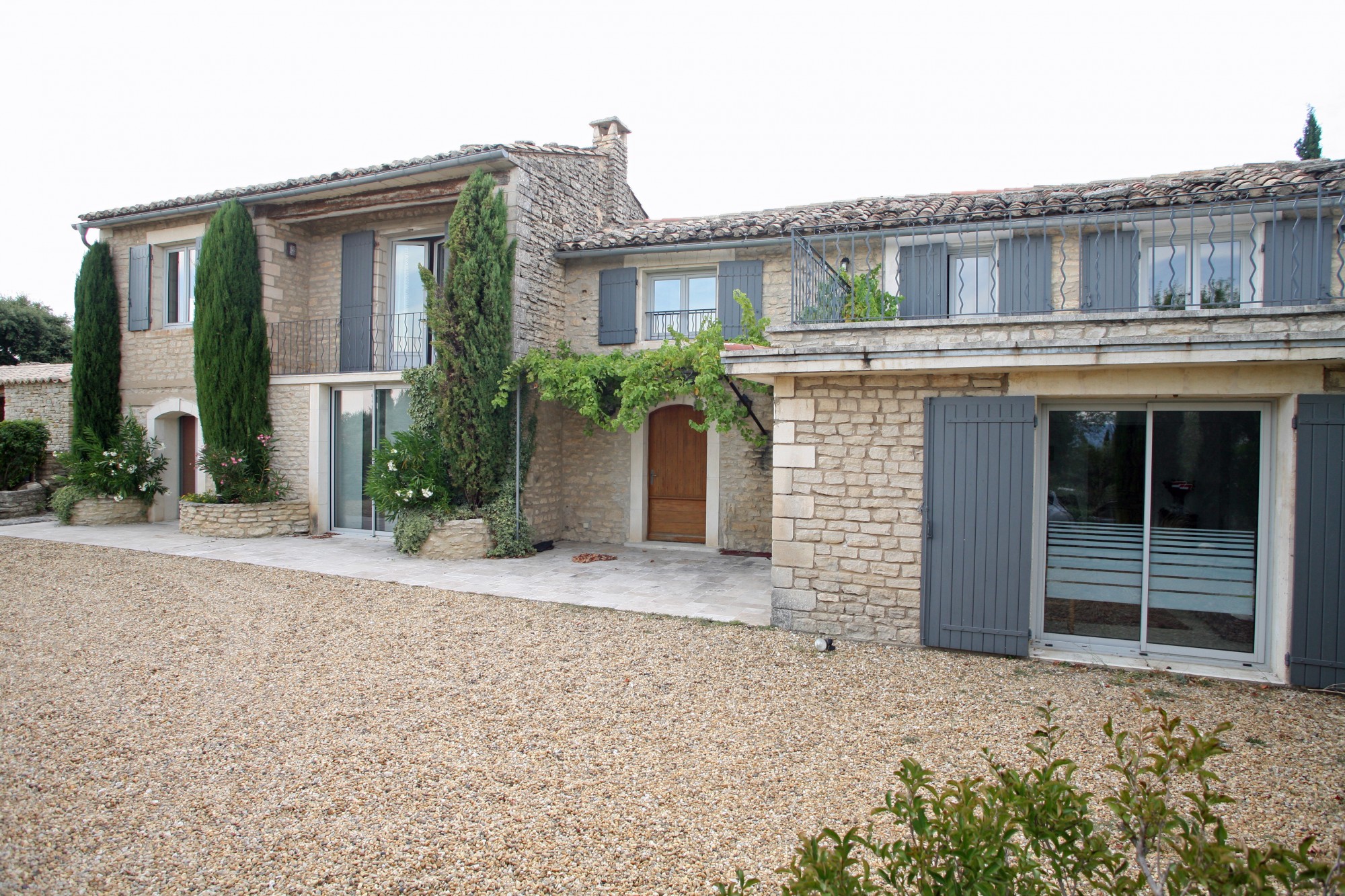 Maison de village avec piscine et vues sur le Luberon   