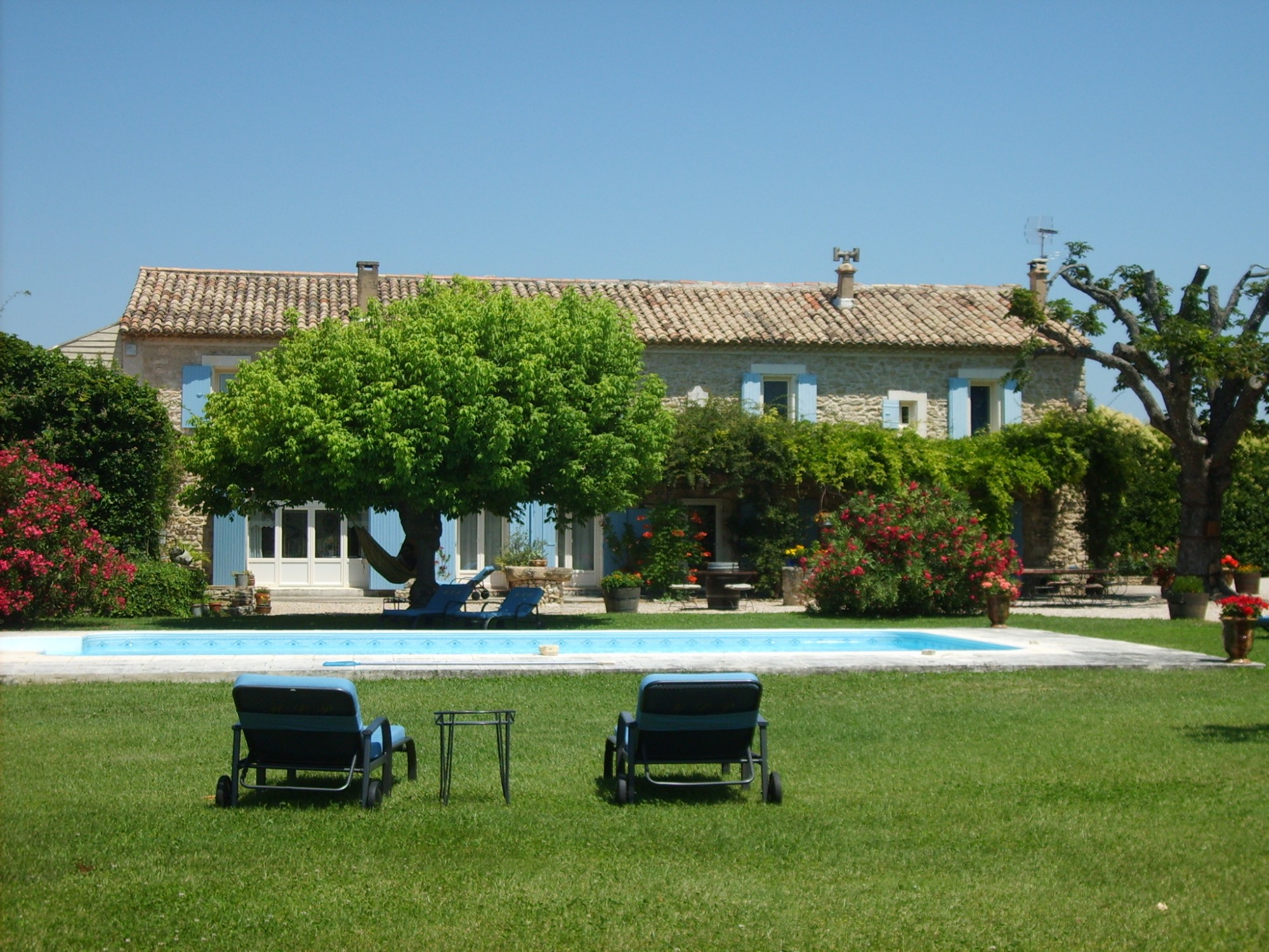 Très beau mas en campagne avec piscine et jardin paysager   