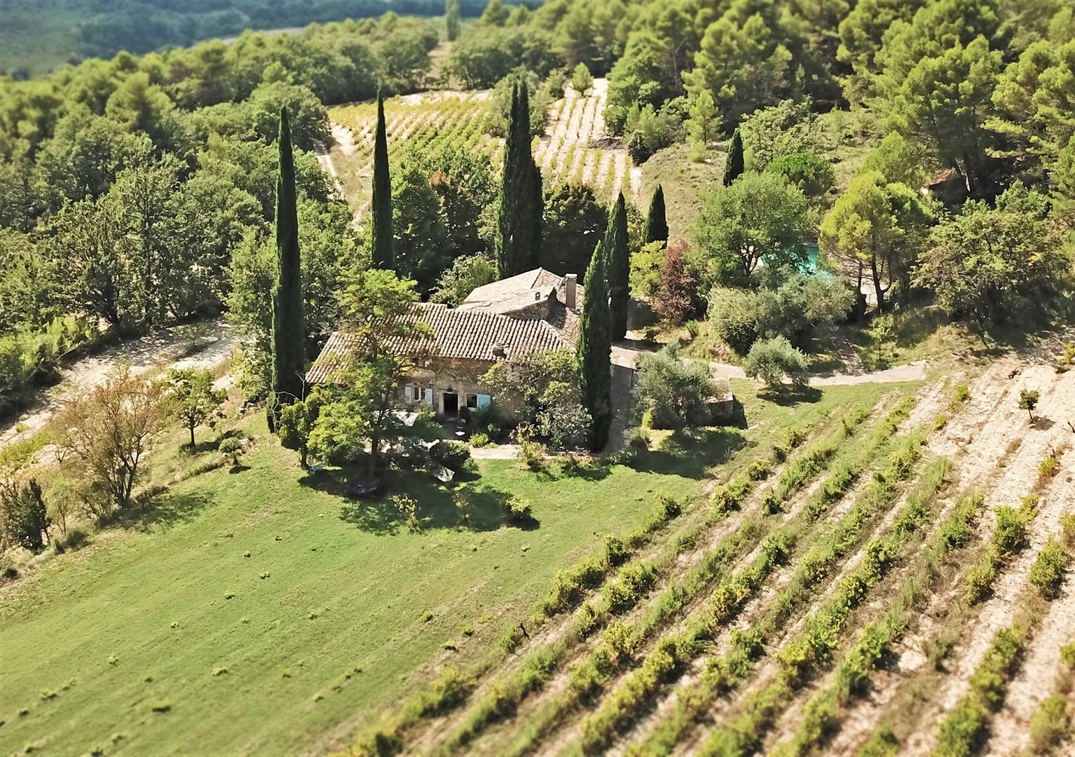Superbe propriété en Luberon sur plus de 9 hectares   