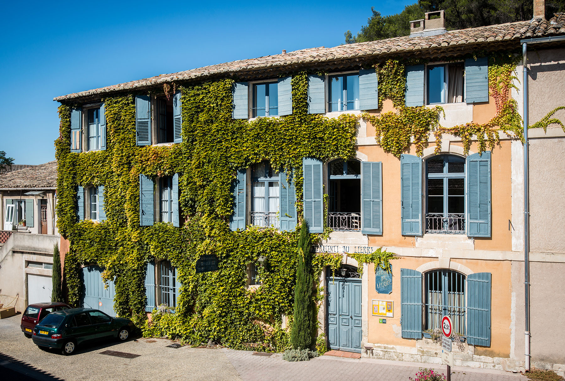 Magnifique maison de village avec piscine et terrain en terrasse   