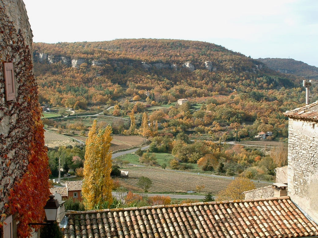A Saignon, ancienne chapelle rénovée au cœur du village avec vue sur la vallée - BIEN VENDU