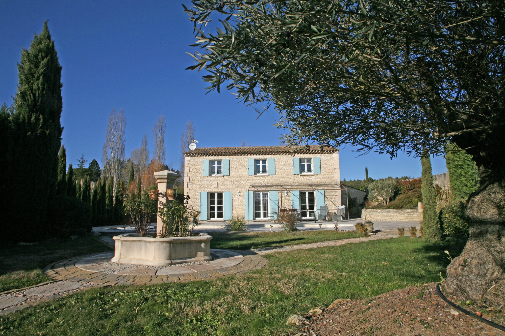 Maison avec piscine au pied du village de Gordes   