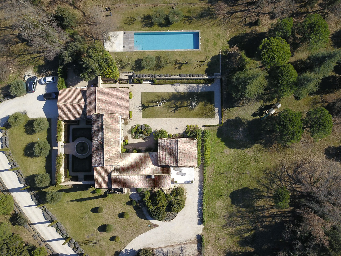 Luberon, très beau mas avec piscine sur plus de deux hectares de terrain   