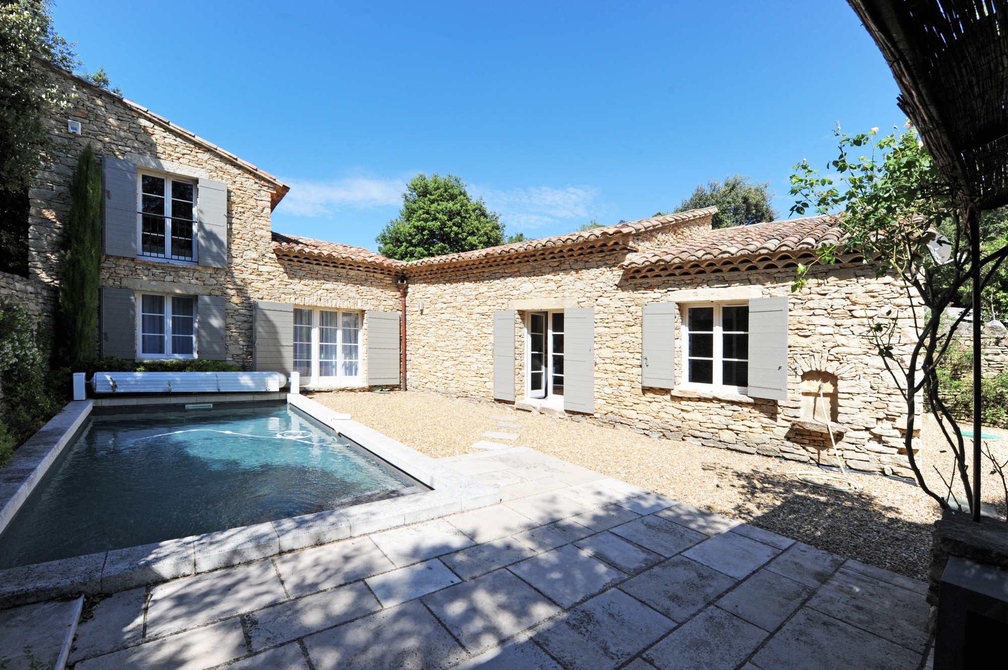 Gordes - Maison de charme avec piscine   