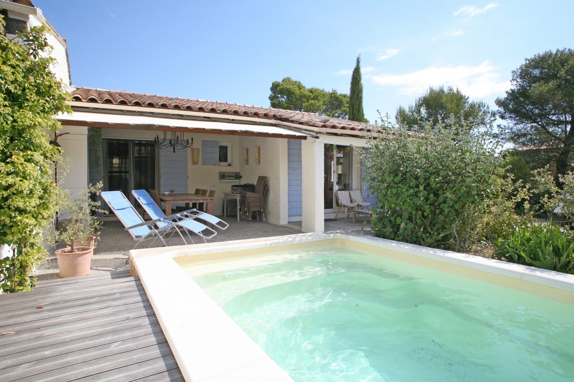 Joucas, petite maison sur une parcelle de 774m²    