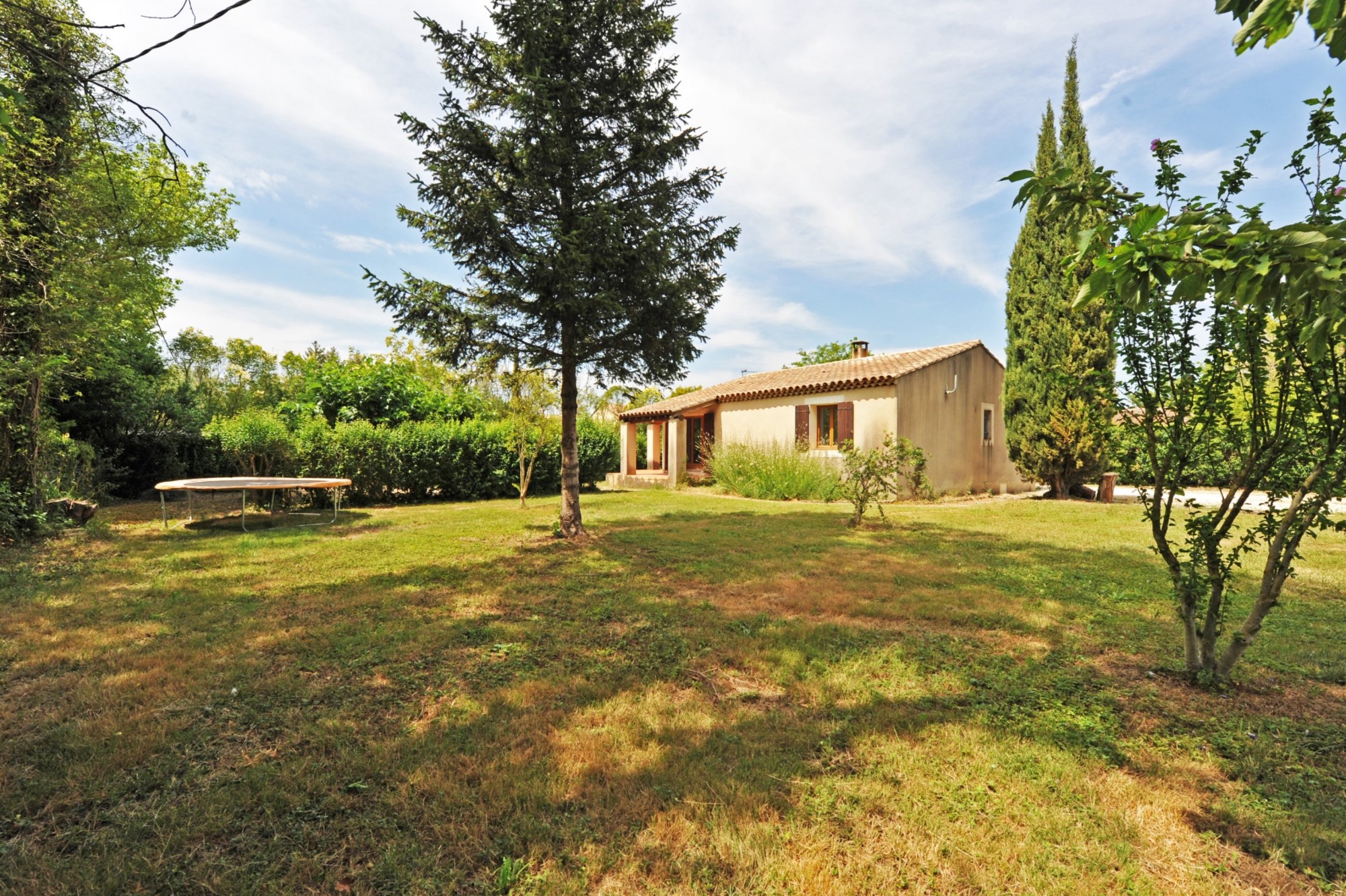 Villa de plain pied au calme à 2 minutes de l'Isle sur Sorgue   