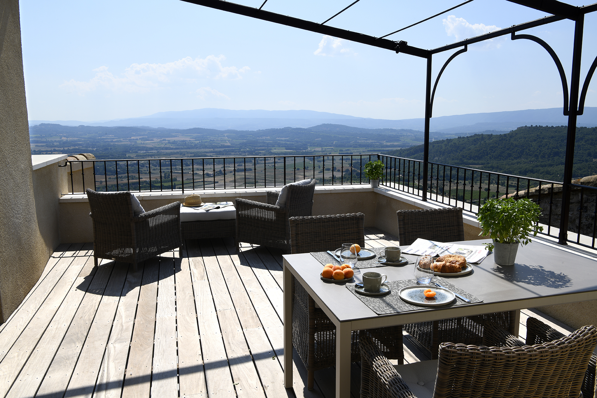 A Gordes, magnifique maison de village en pierres avec vue sublime - Ce bien n'est plus disponible -