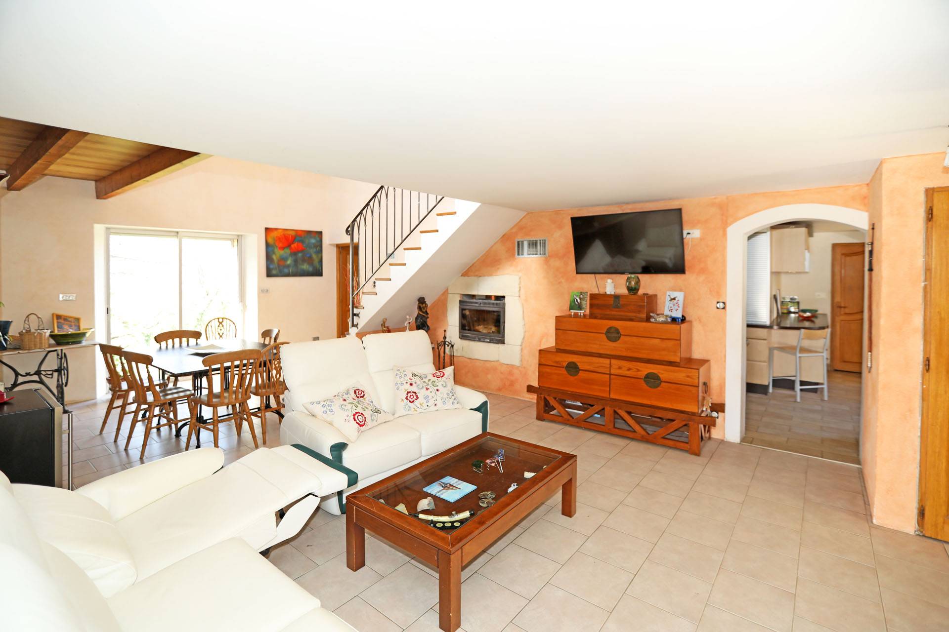 Luberon, maison avec piscine sur plus de 9000m²   