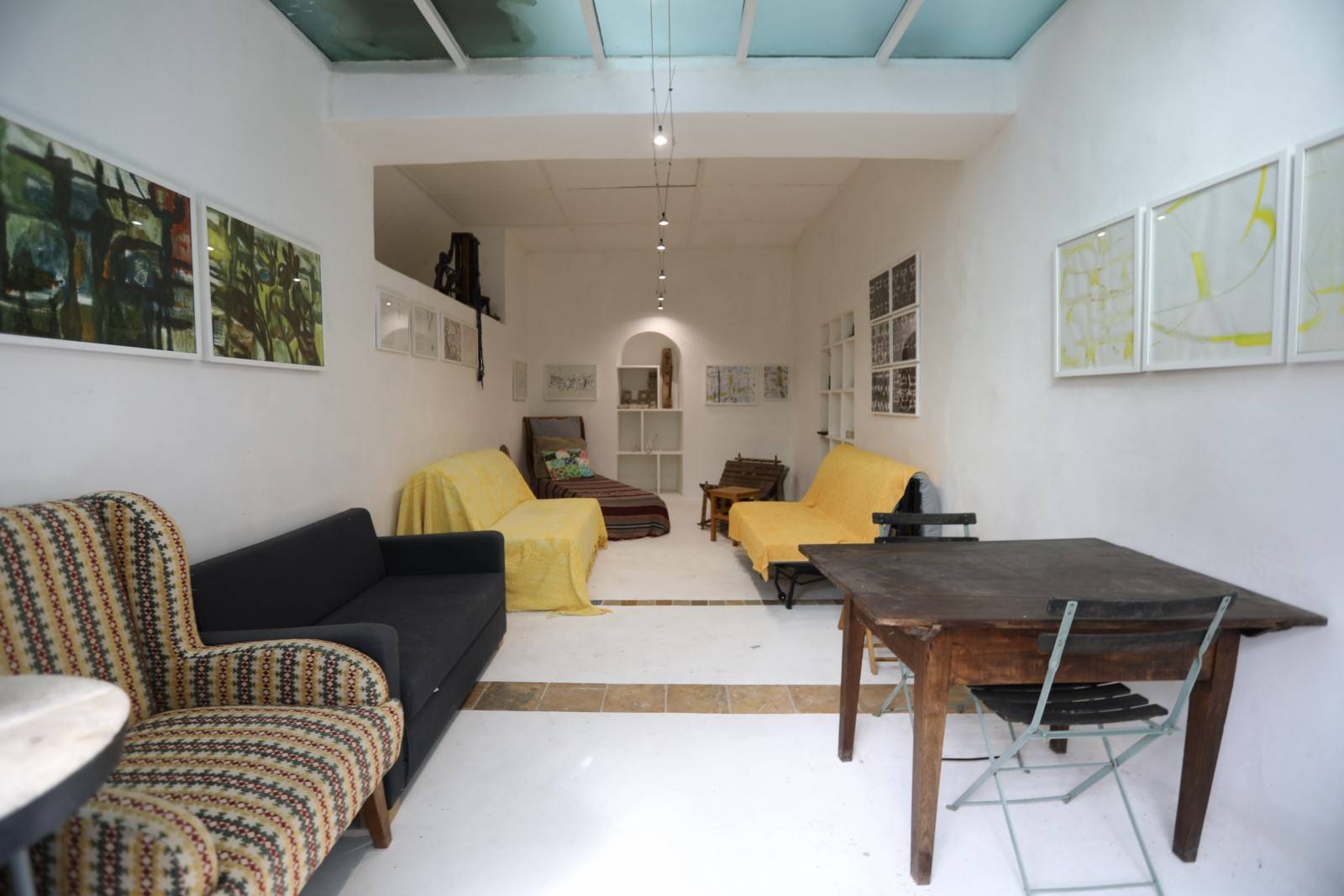 en Luberon, ensemble remarquable d'architecture unique offrant 9 habitations    