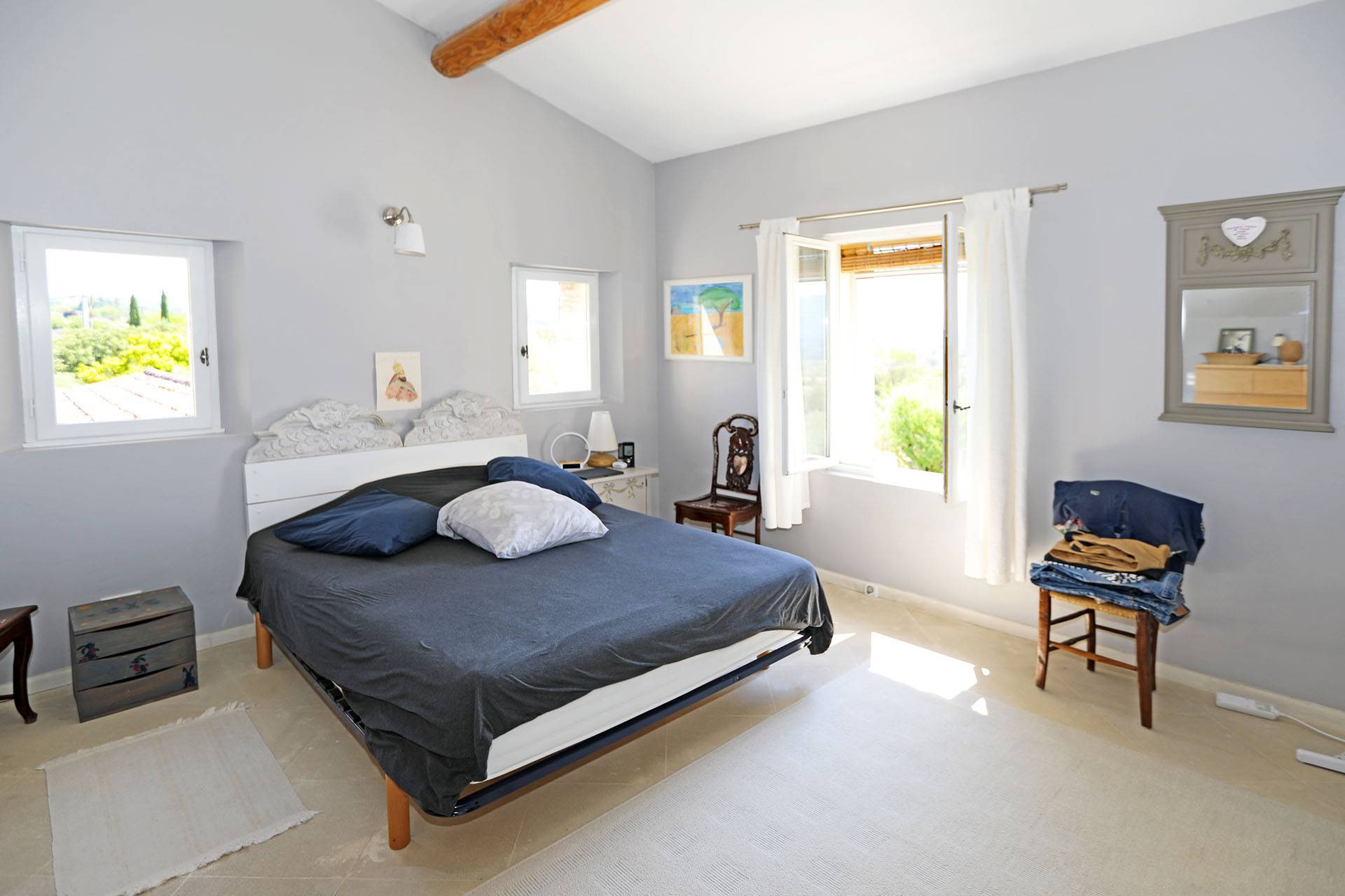 Chambre dans propriété en Provence à la vente