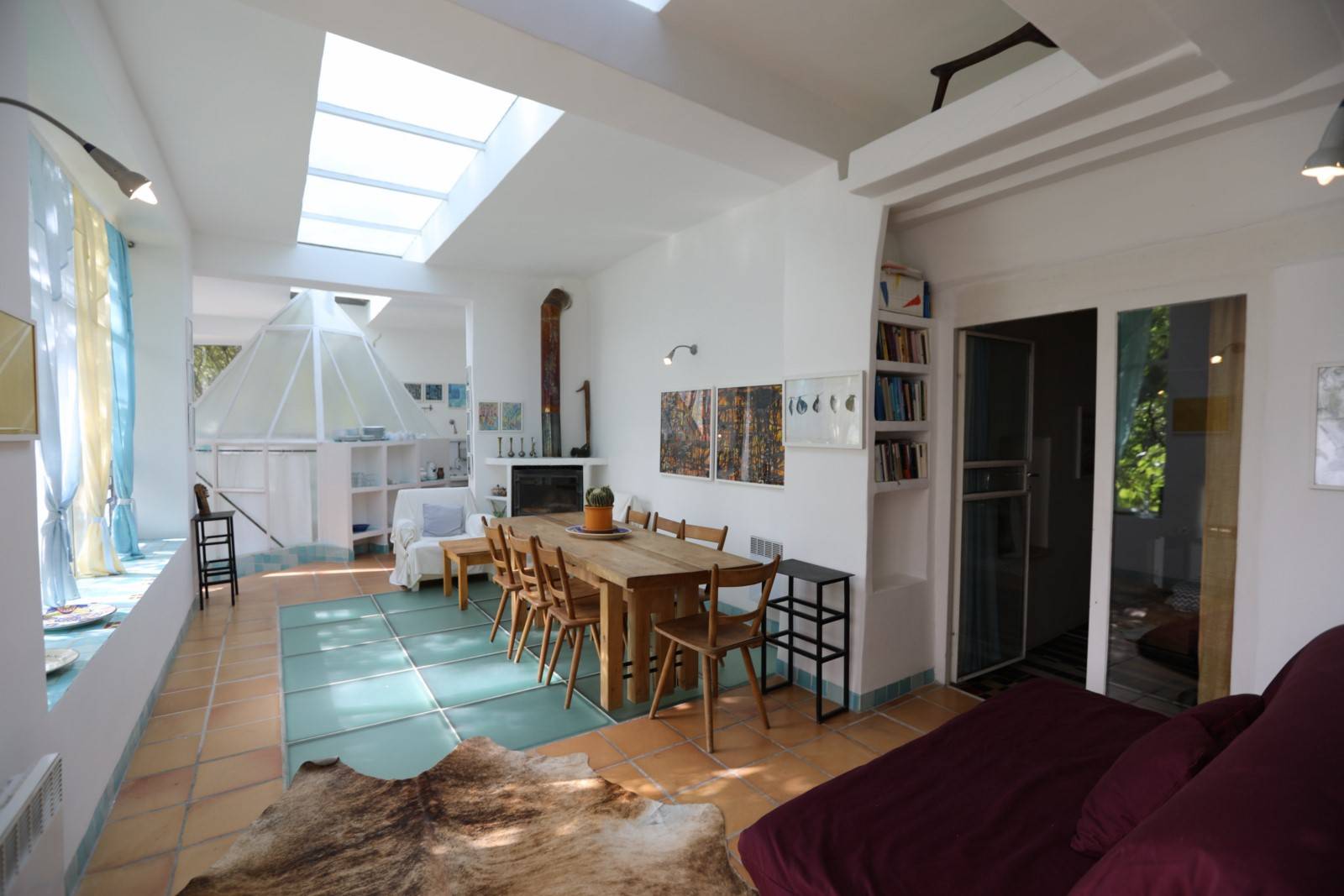 en Luberon, ensemble remarquable d'architecture unique offrant 9 habitations    