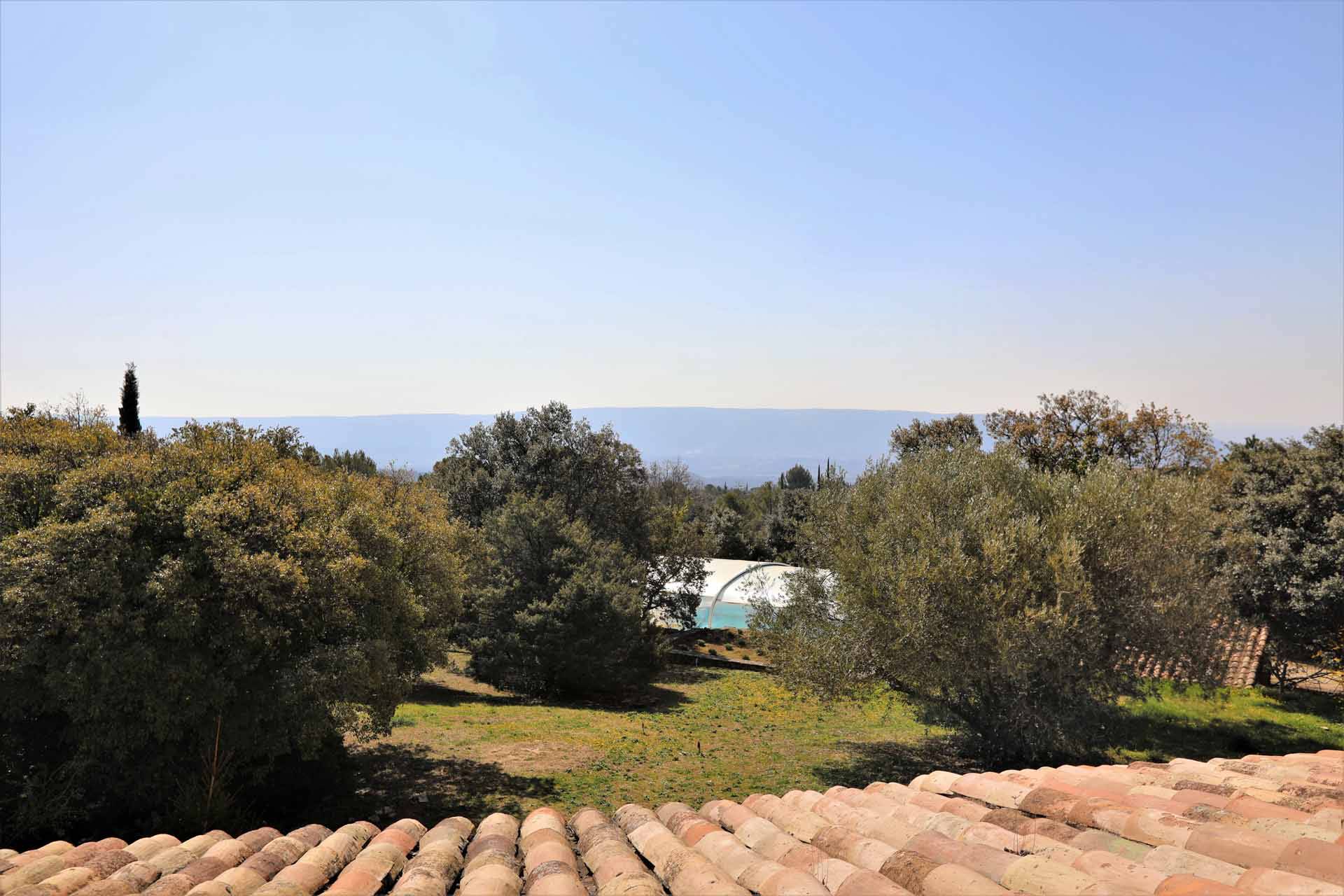 Superbe propriété sur plus de 4,3 hectares en campagne de Gordes   