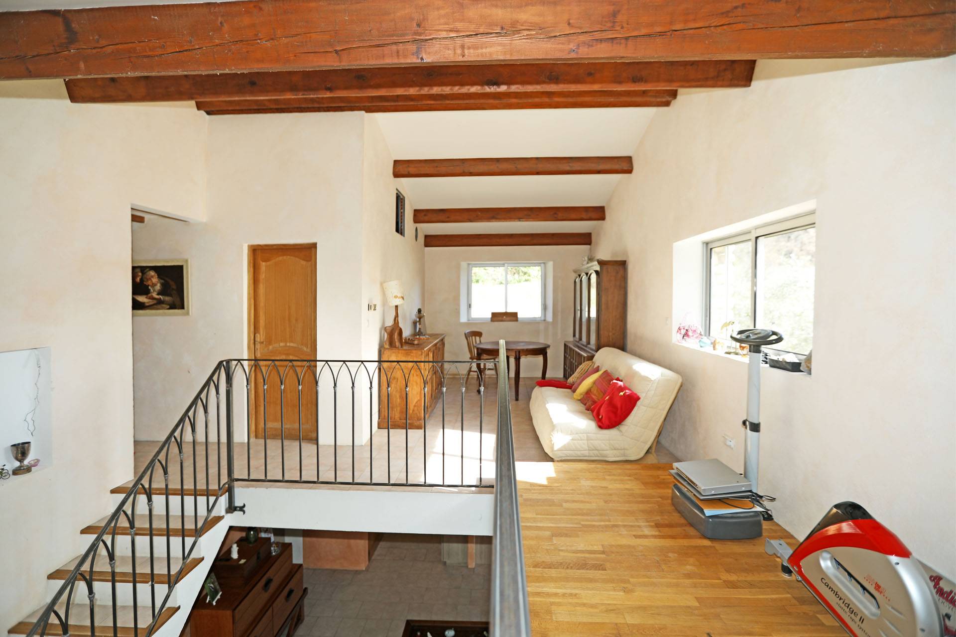 Luberon, maison avec piscine sur plus de 9000m²   