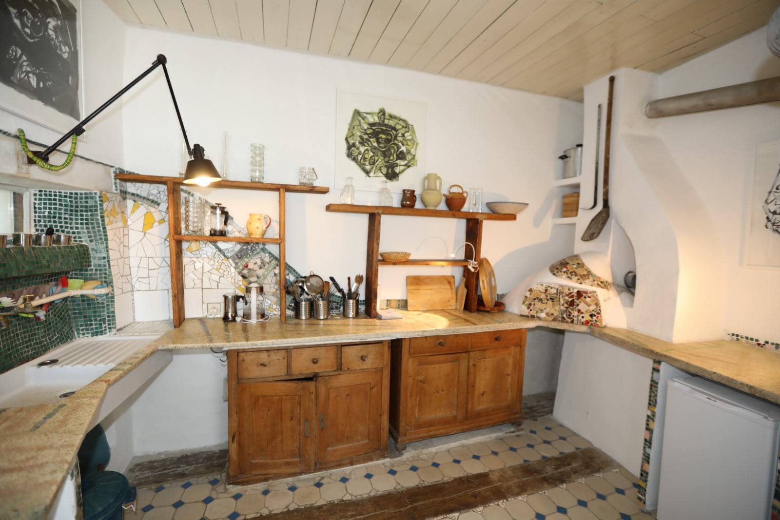 en Luberon, ensemble remarquable d'architecture unique offrant 9 habitations    