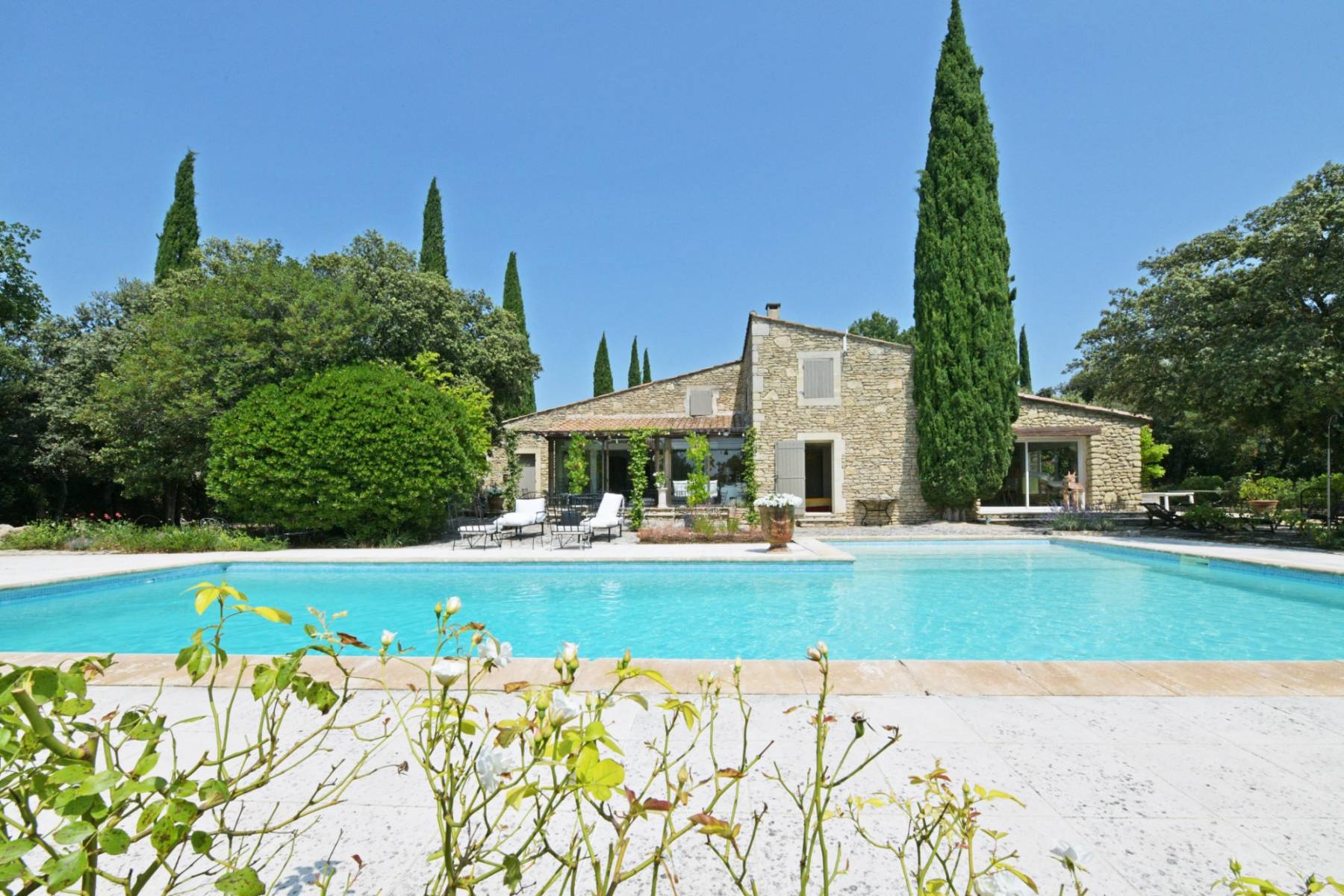Maison en pierres de Gordes by ROSIER