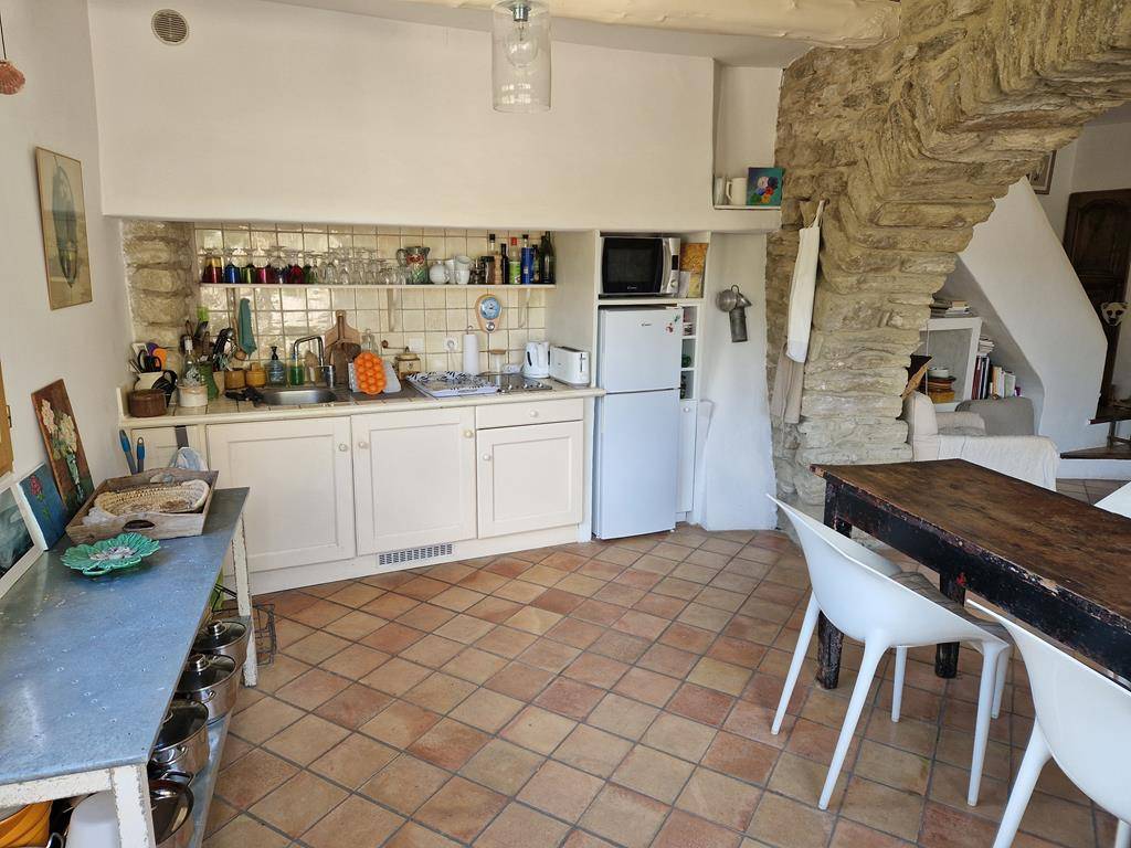 MAISON DE VILLAGE AVEC TERRASSES ET VUES   