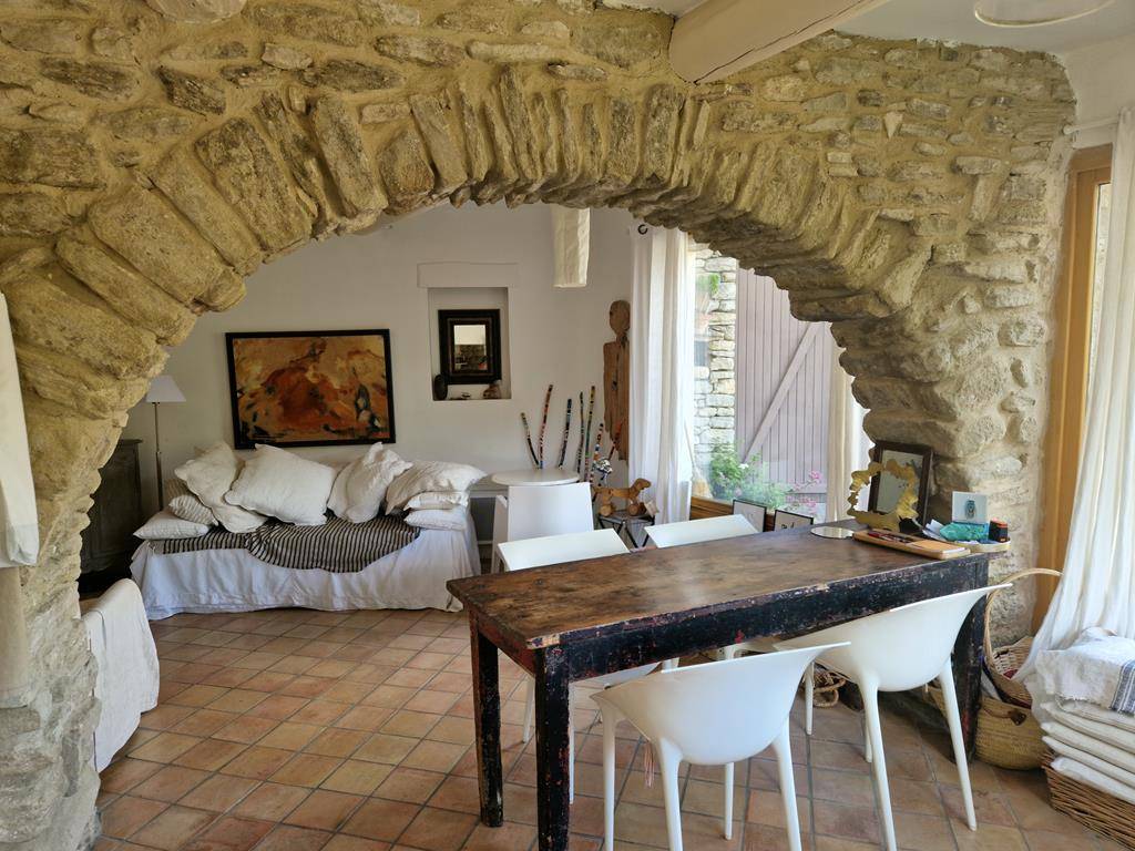 MAISON DE VILLAGE AVEC TERRASSES ET VUES   