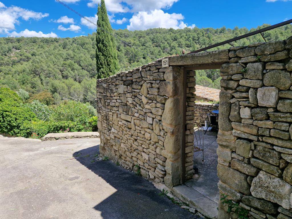 MAISON DE VILLAGE AVEC TERRASSES ET VUES   