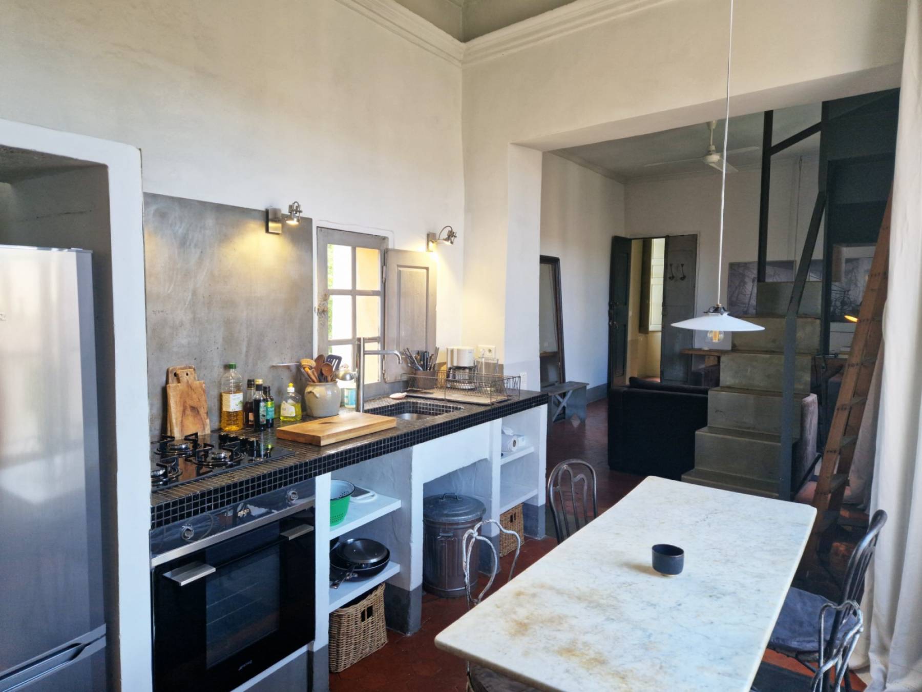 EN COEUR DE VILLE A APT, ENSEMBLE IMMOBILIER REPARTI EN QUATRE LOTS   