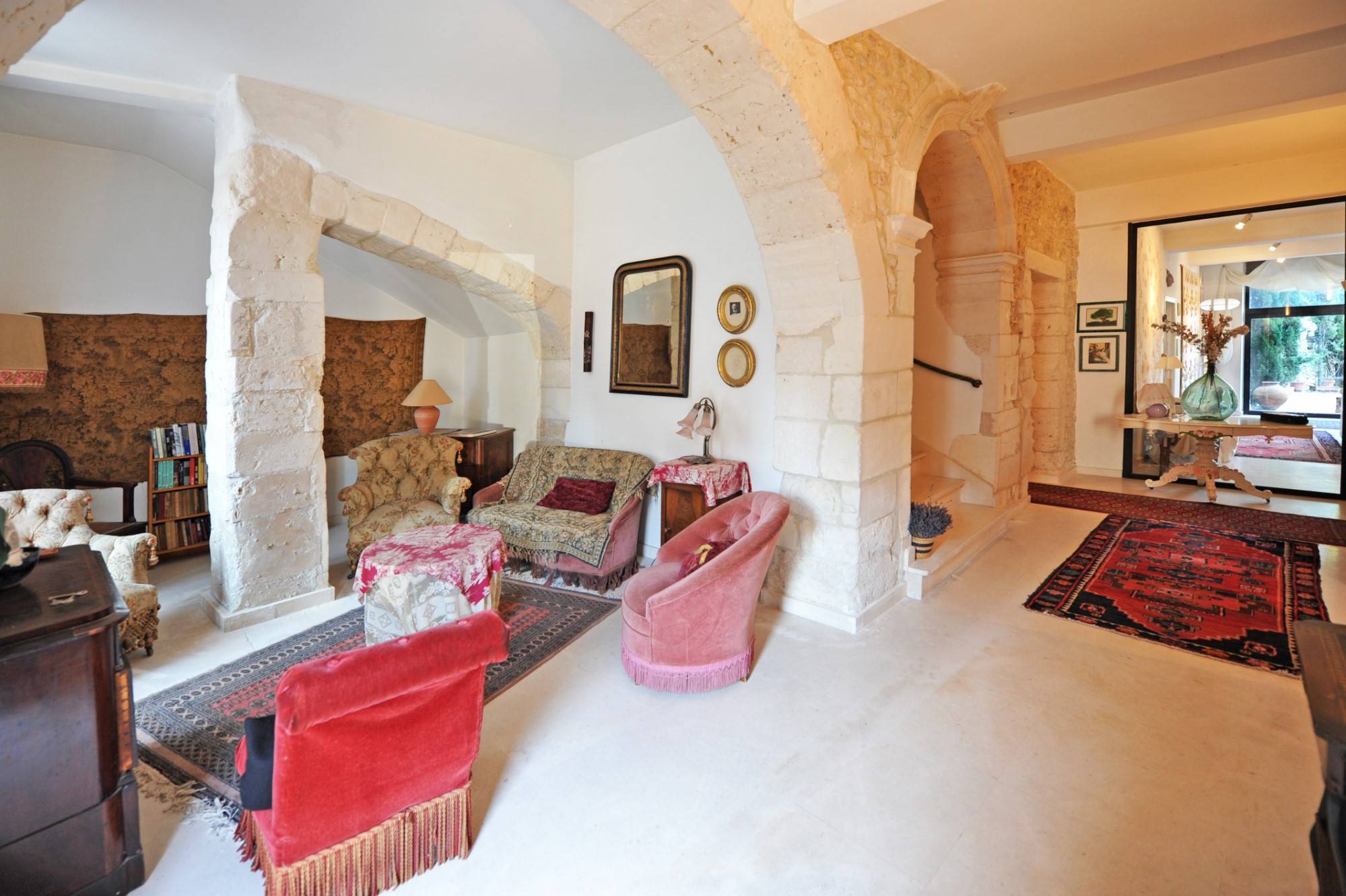 superbe maison de maître avec piscine au coeur d'un village à proximité de l'Isle-sur-la-Sorgue   