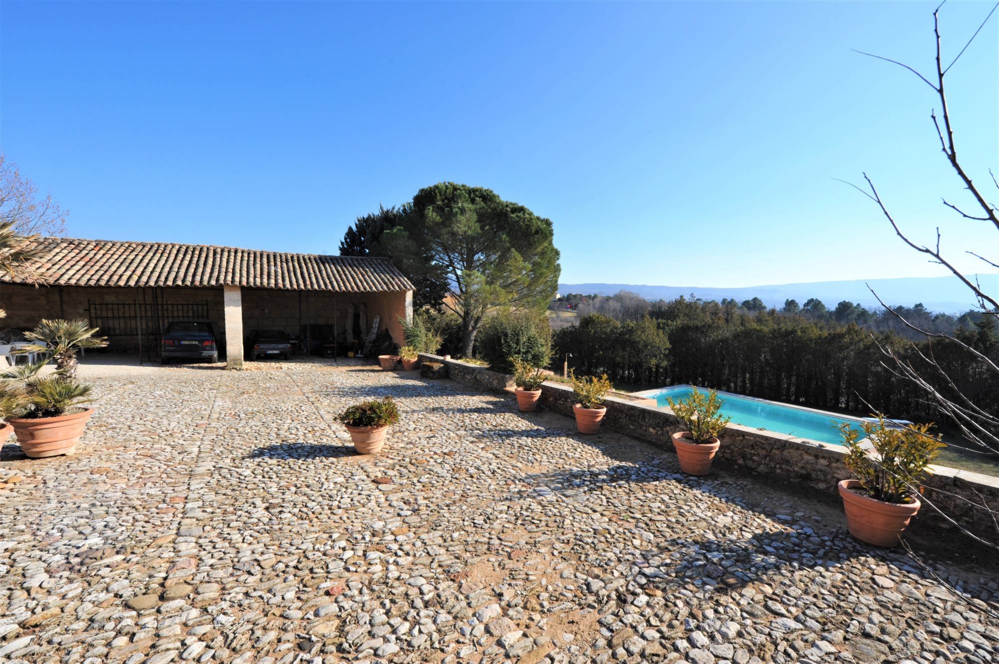 Exclusivité - Bastide XVIIIème siècle face au Luberon   