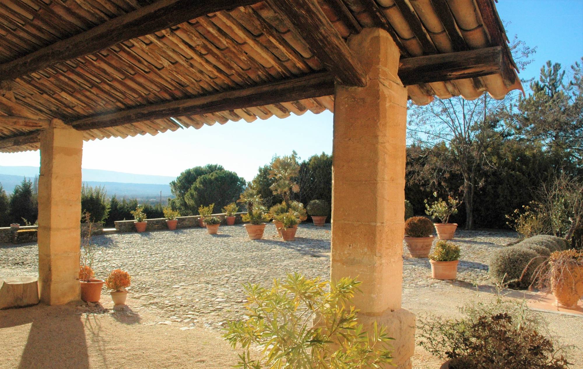 Exclusivité - Bastide XVIIIème siècle face au Luberon   