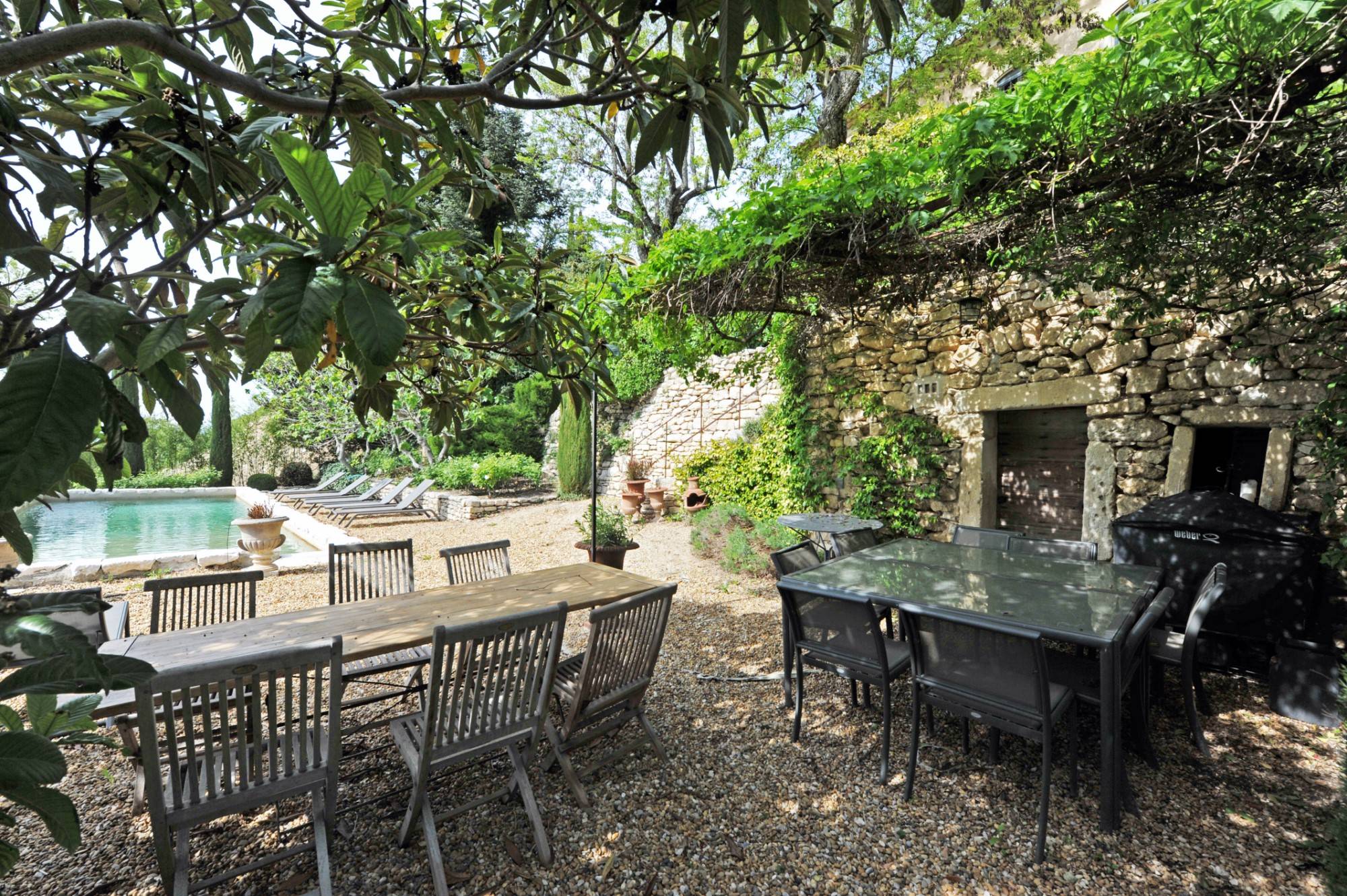 Bastide provençale avec jardin dans le Luberon