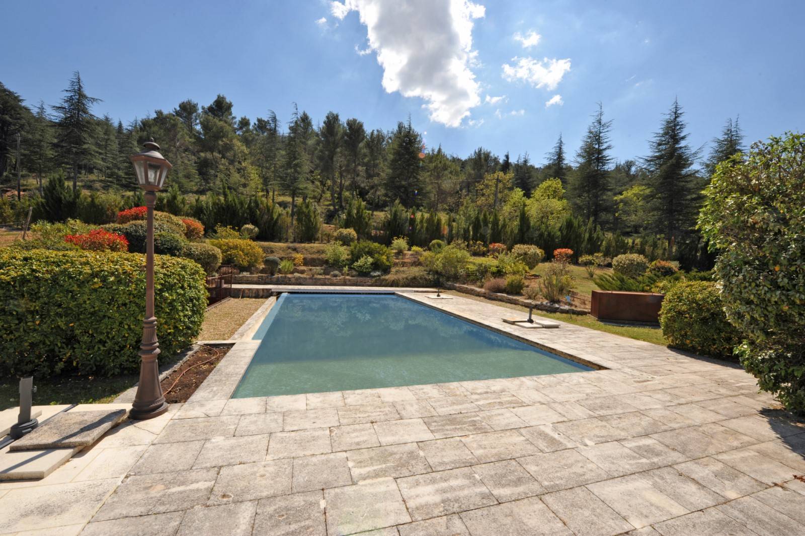 grand mas de charme ancien proche village classé du Luberon   