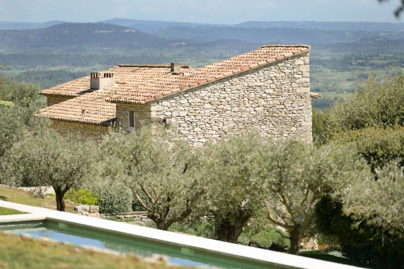 bergerie rénovée en Provence face au Luberon