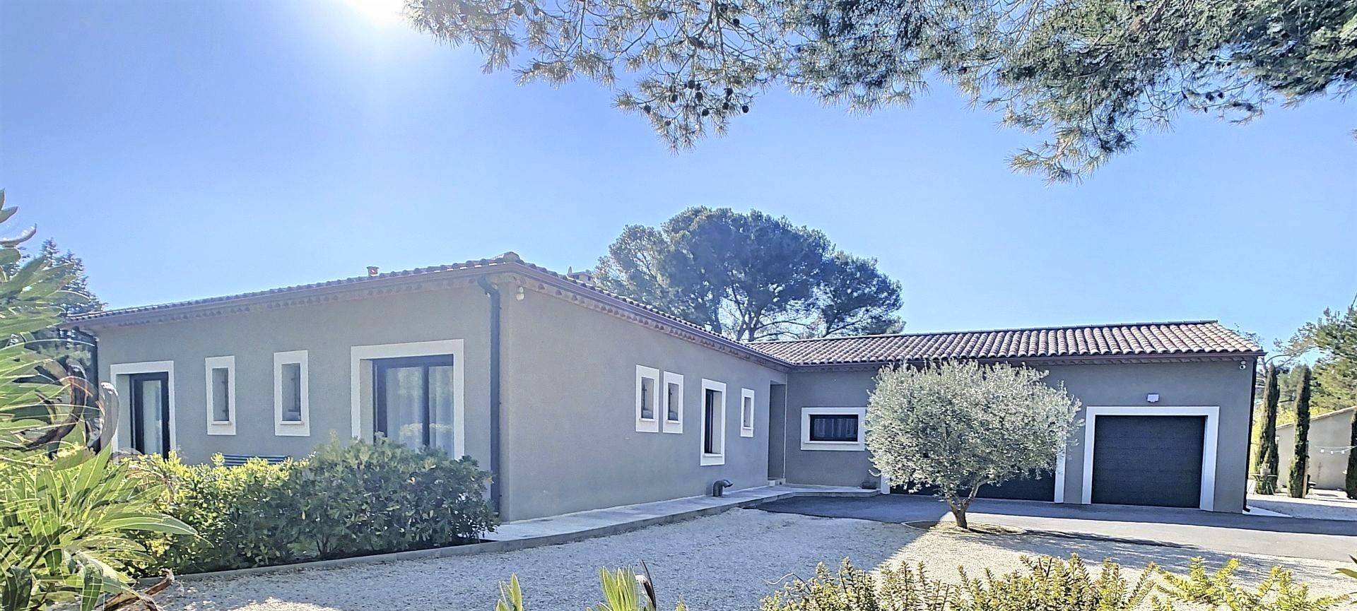 en Luberon, villa contemporaine d'architecte   