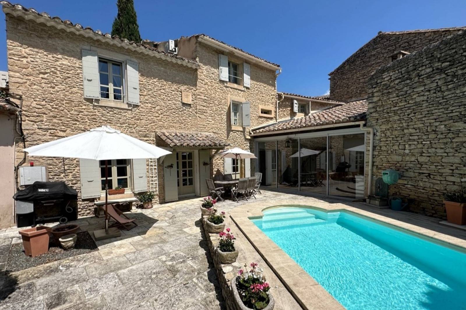 Exclusivité ROSIER à Cabrières d'Avignon   