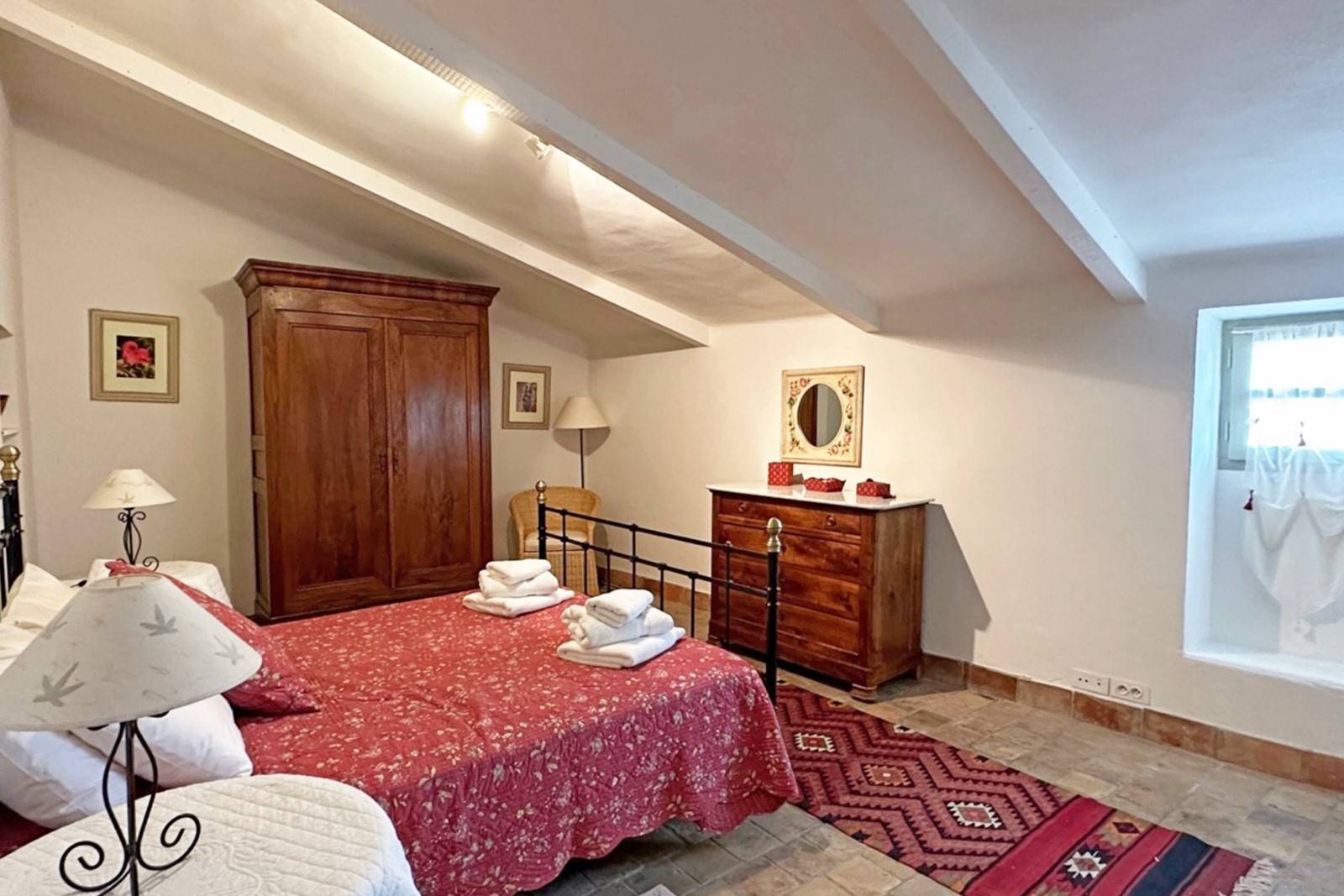 Exclusivité ROSIER à Cabrières d'Avignon   