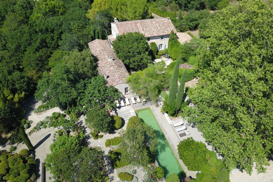 prestigieuse propriété historique au coeur du Luberon   