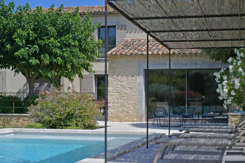 Maison d'architecte avec piscine et vue entre Gordes et Ménerbes